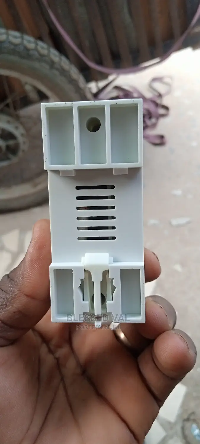 63amps Voltage Protector