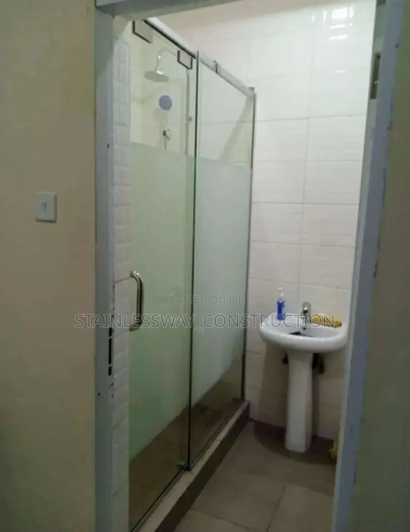 Shower Cubicle (Open)
