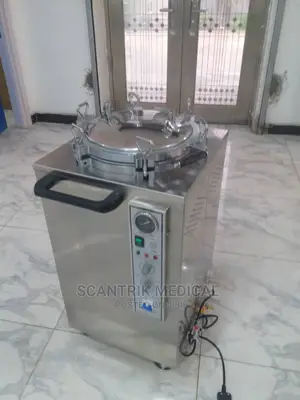 Technician Use Hospital Autoclave Machine