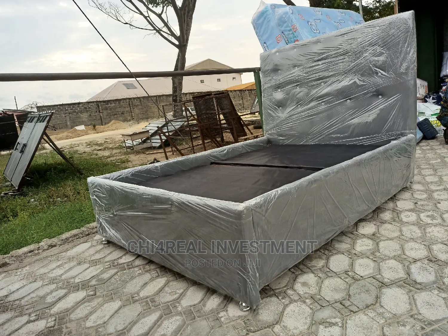 4.5 by 6 QUALITY LEATHER BEDFRAME