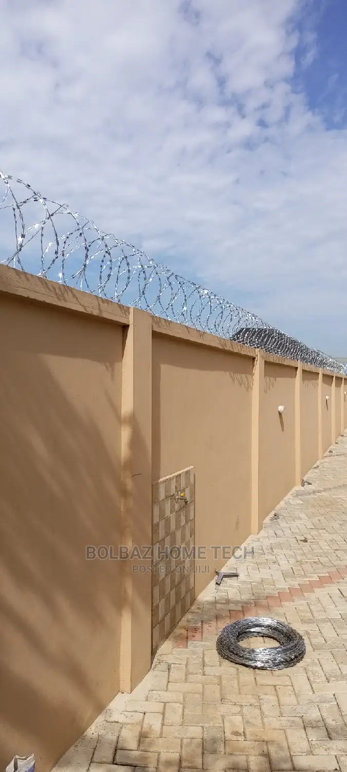 Razor Barb-Wire; Original Galvanized.