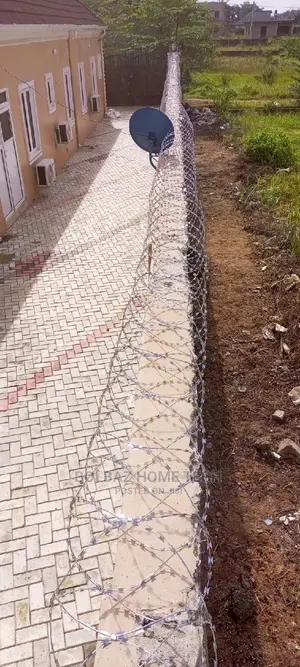 Razor Barb-Wire; Original Galvanized.