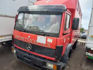 Mercedes Benz Truck 4cylinder 16feet 2008 Red