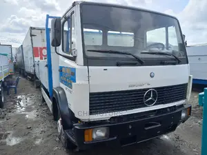 Mercedes Truck 914 Pickup 6tyres