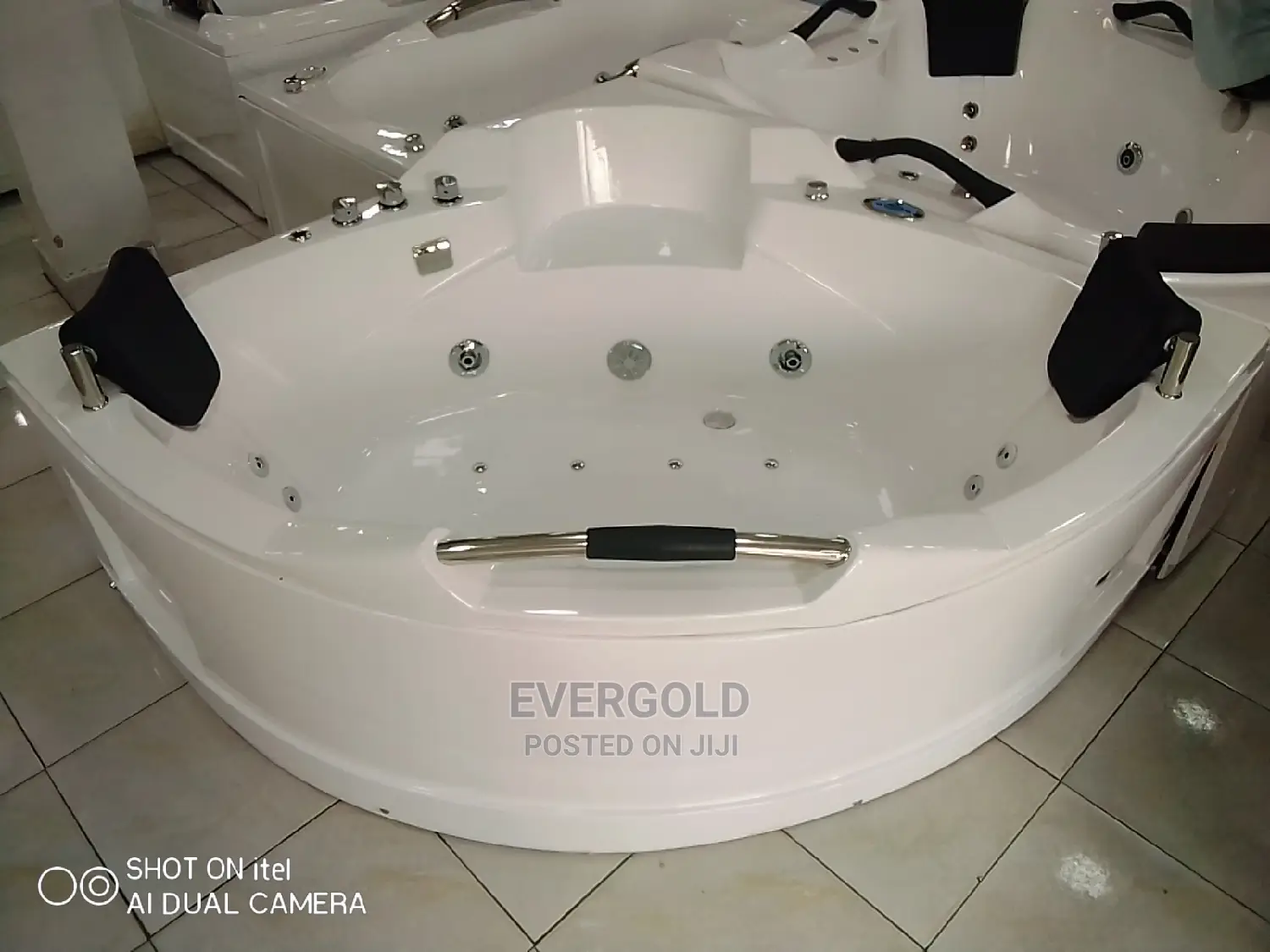 150×150 Double Jacuzzi Available