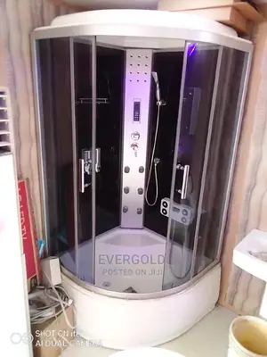 100×100 Shower Room With High Base Available