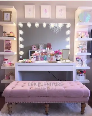 Beautiful Vanity Mirror Dresser Set With Two Sides Shelves