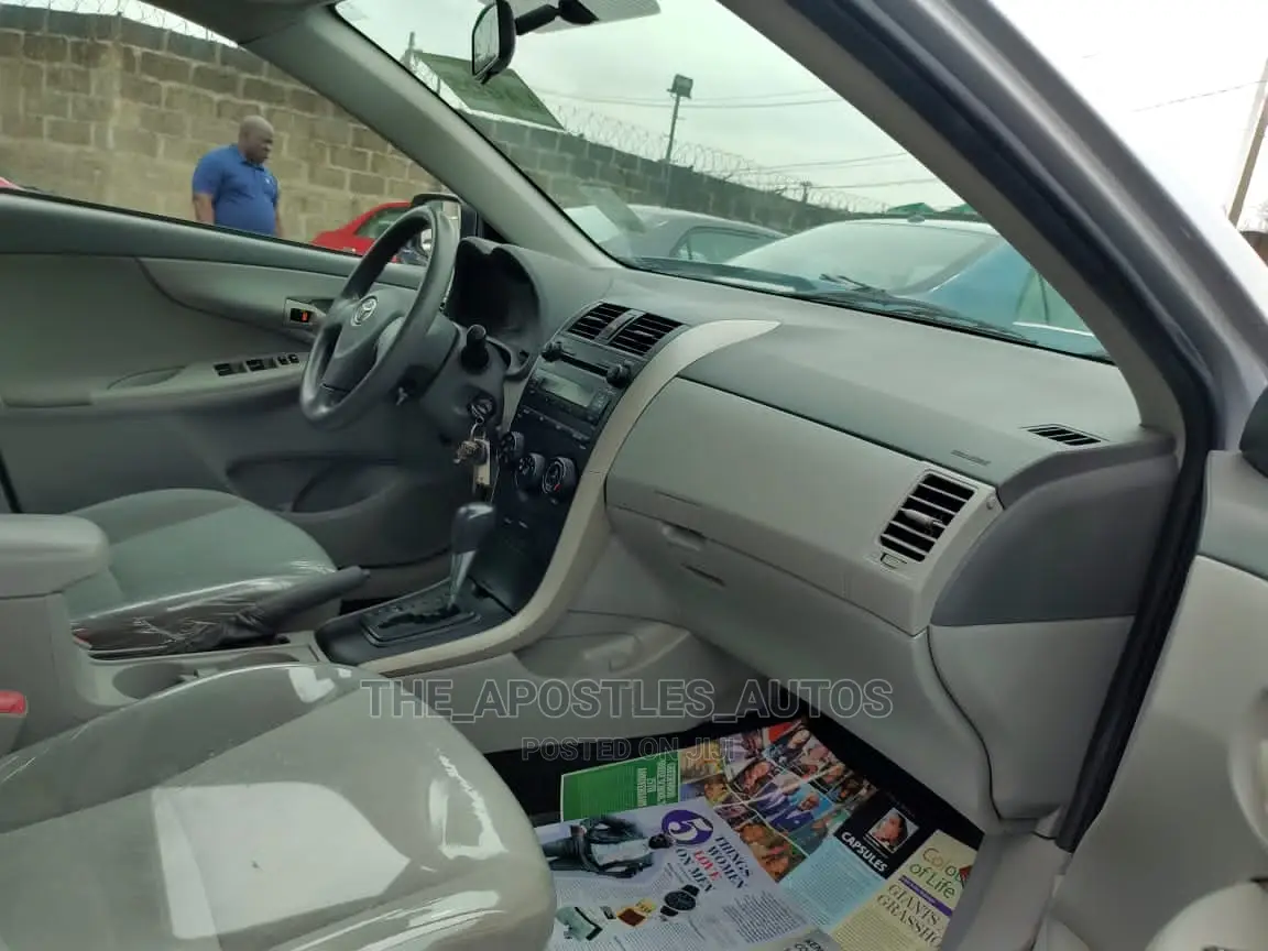 Toyota Corolla 2009 Silver