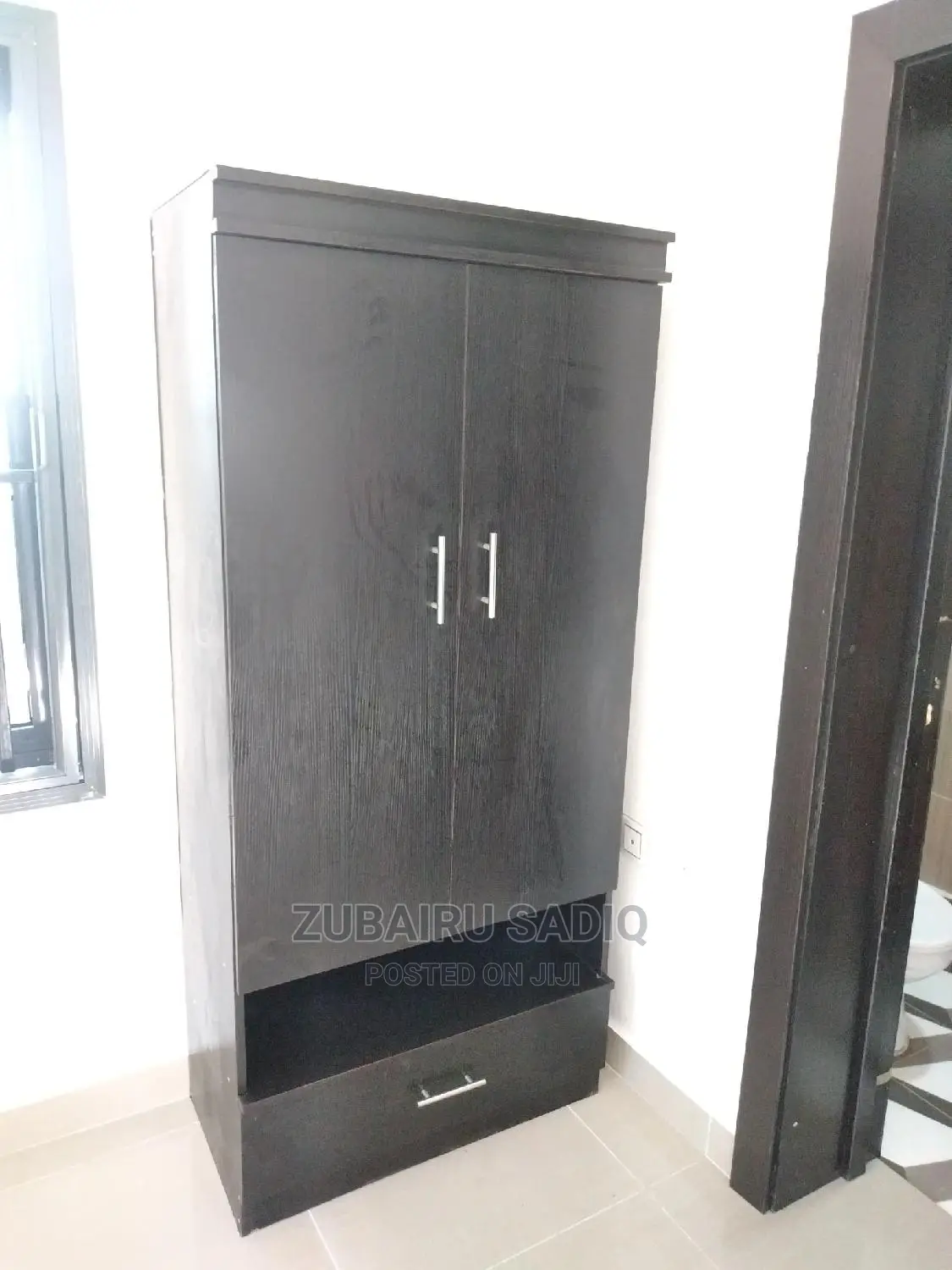 Wardrobe 32 X 6
