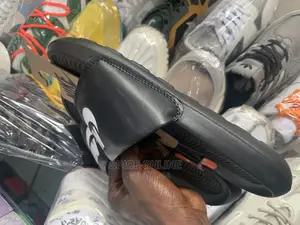 MP: Nike Unisex Slides