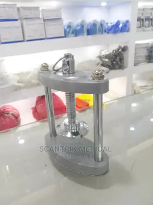 Good Quality Dental Manual Flask Compress