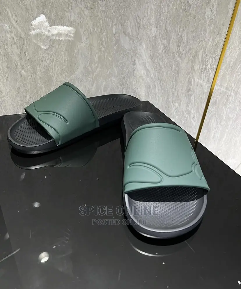MP: Lacoste Slides