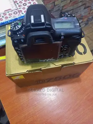 Nikon D7500 Only Body Camera