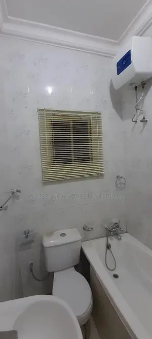 Toilets Window Blinds