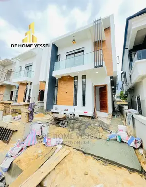 4bdrm Duplex in Chevron for Sale