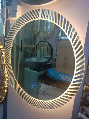 LED Mirror With Extra Zooming Light