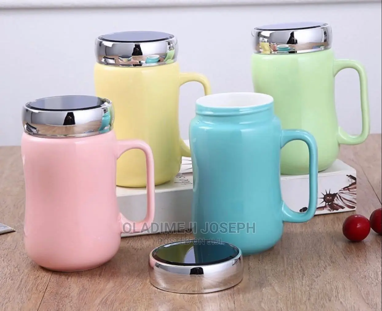 Breakable Mug With Mirror Lid
