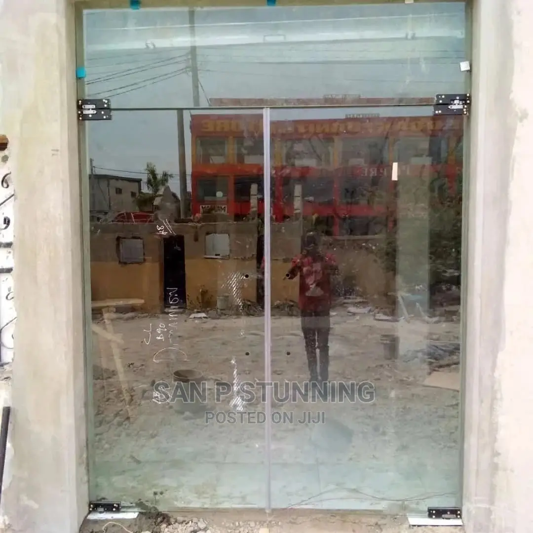 Swing Swing Door