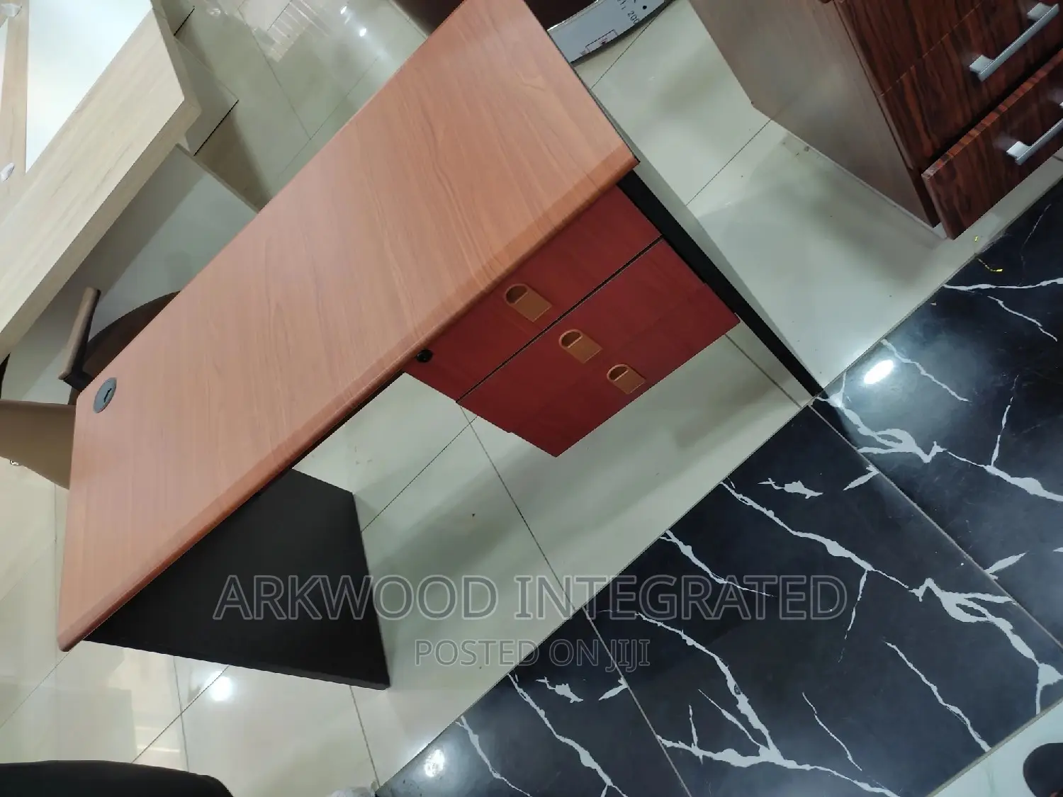 Reading/Secretary Office Table 4fit