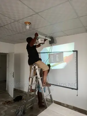 Complete Set of Interactive Board With Shotthrow Projector