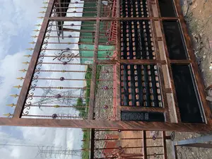 18ft X 9 Rolling Gate