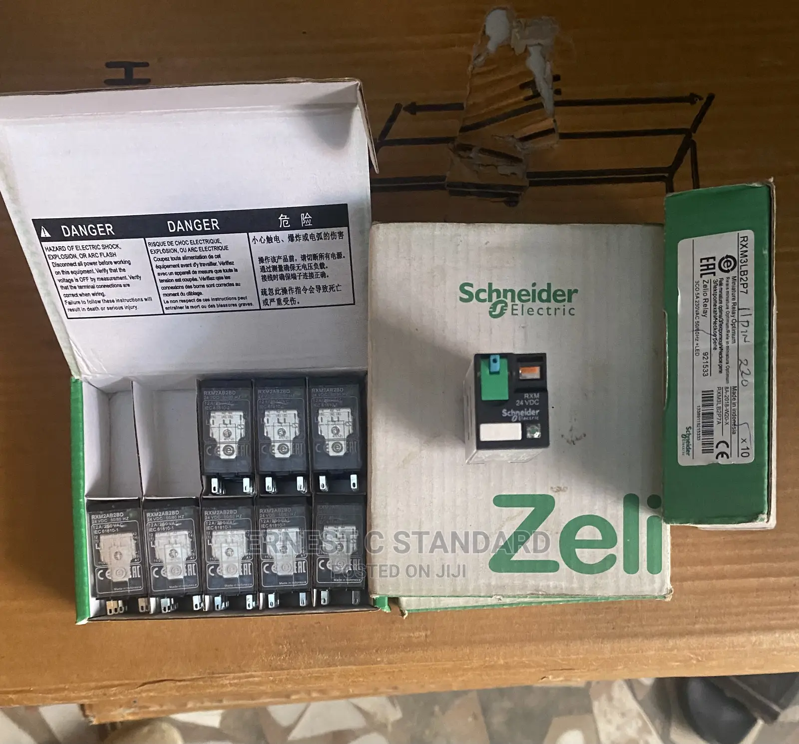 Schneider Relay