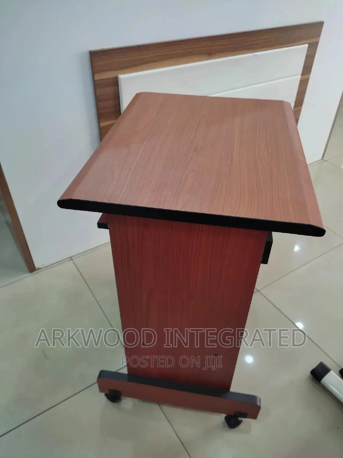 Computer/Desktop Table