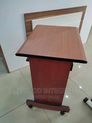 Computer/Desktop Table