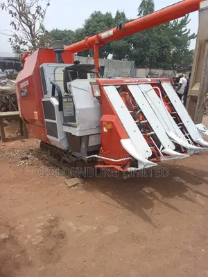 Combined Harvester/ Thresher/Cleaner