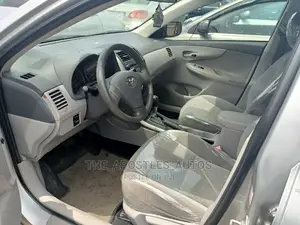 Toyota Corolla 2010 Silver