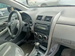 Toyota Corolla 2010 Silver