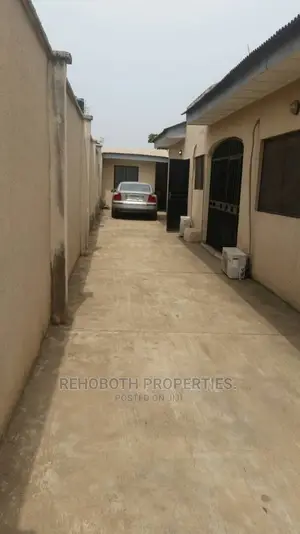 5bdrm Duplex in Oluyole, Ibadan for Rent