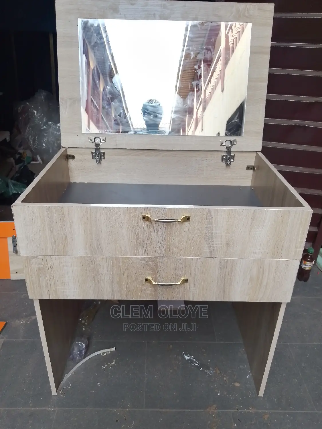 Modern Dressing Table