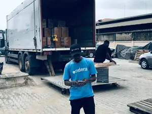 Man Box Truck for Logistics and Relocation