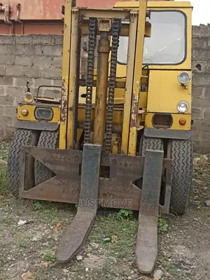 10 Tons Forklift for Hire