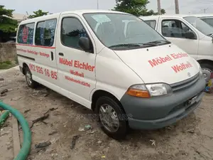 Toyota HiAce 2005 White