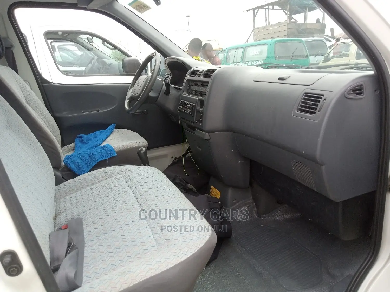 Toyota HiAce 2005 White