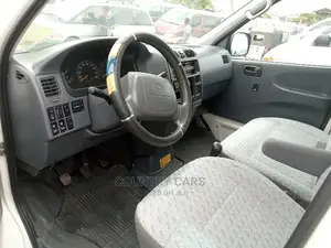 Toyota HiAce 2006 White