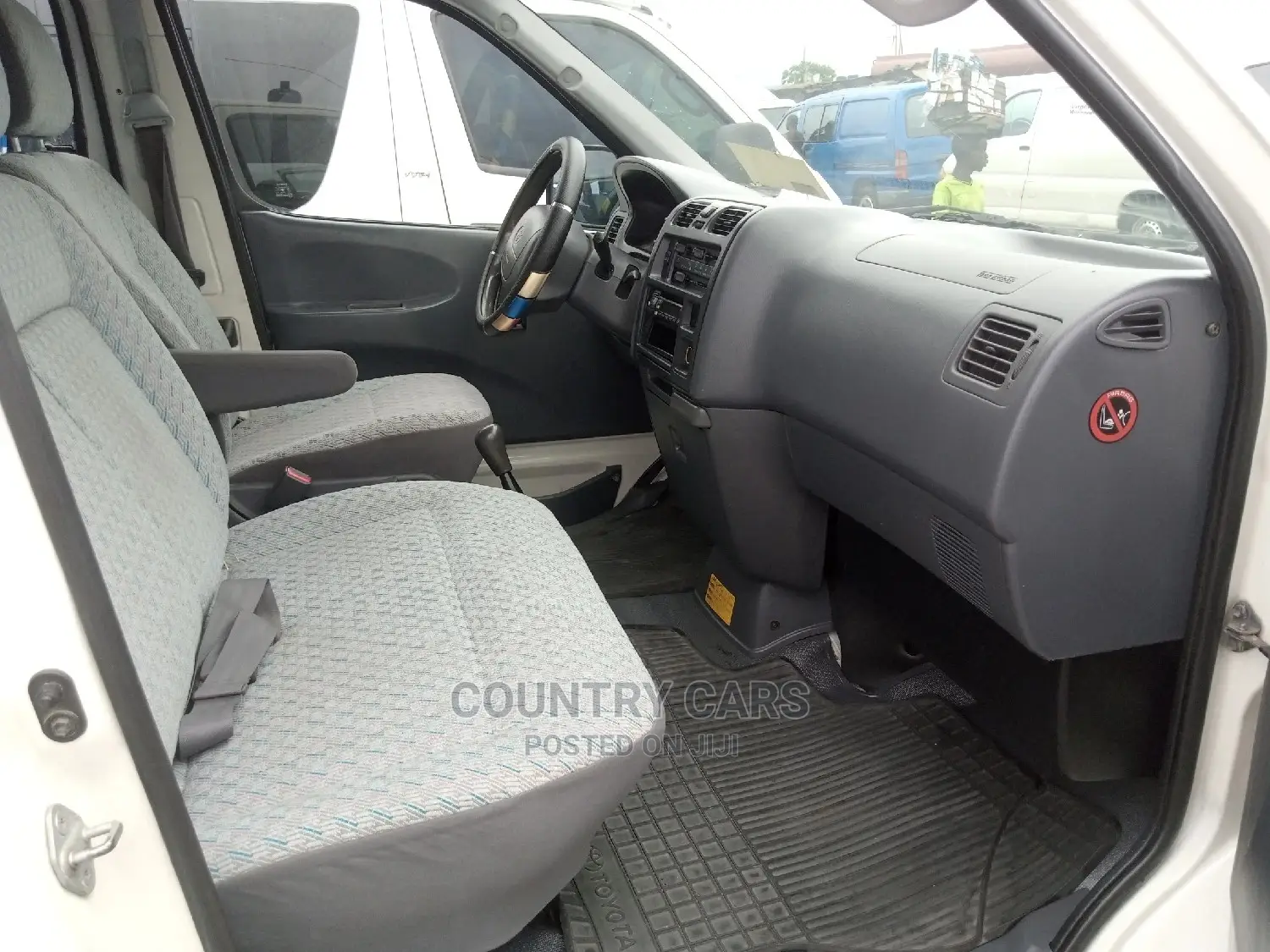 Toyota HiAce 2006 White