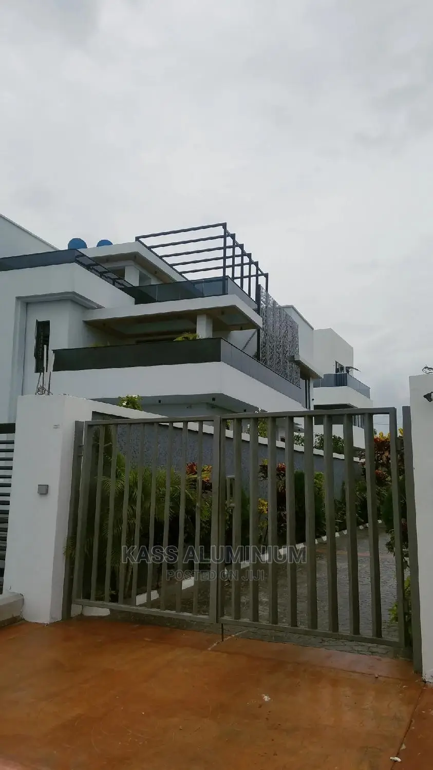 10mm Thick Grey Glass Rail