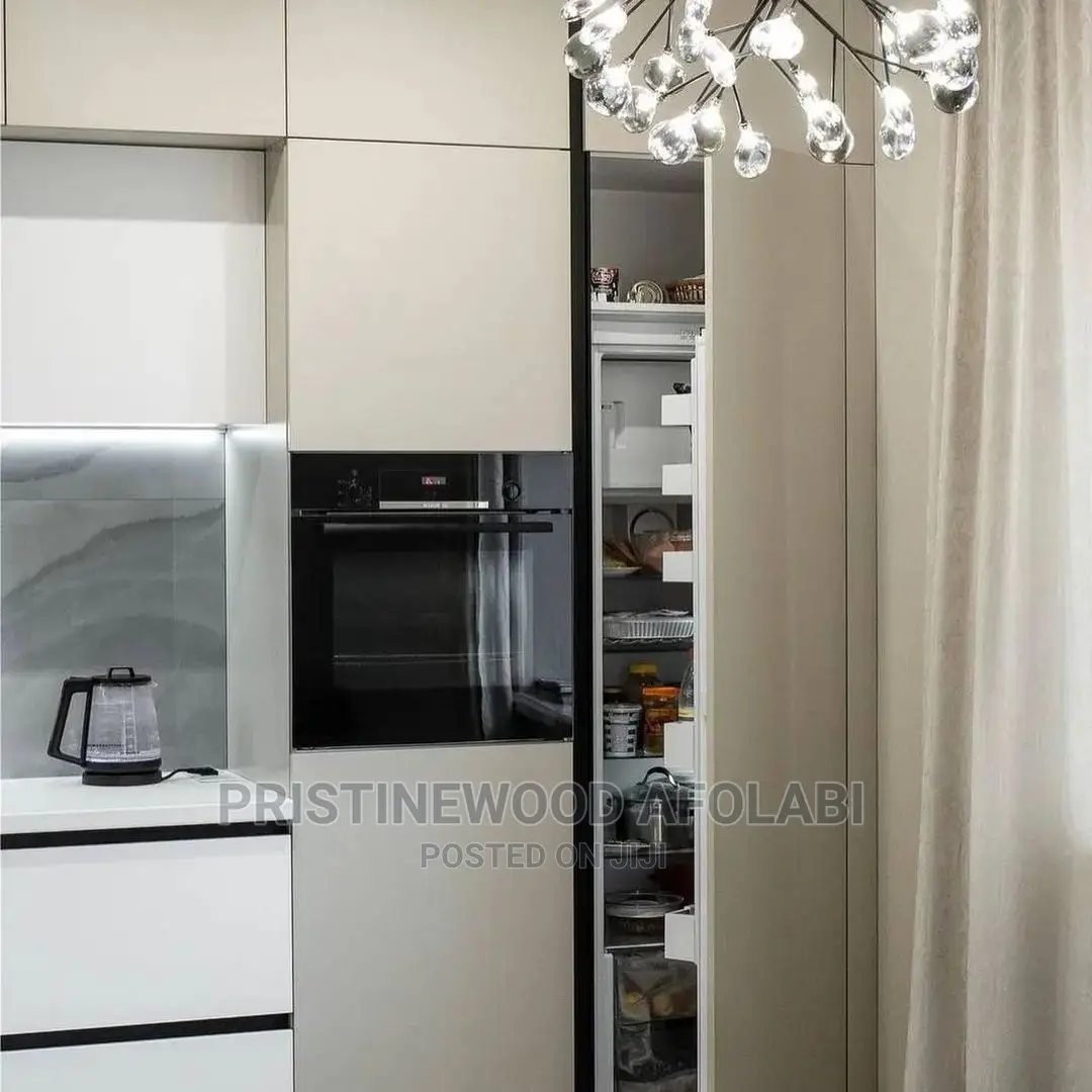 Pristine Wood Kitchen Cabinets