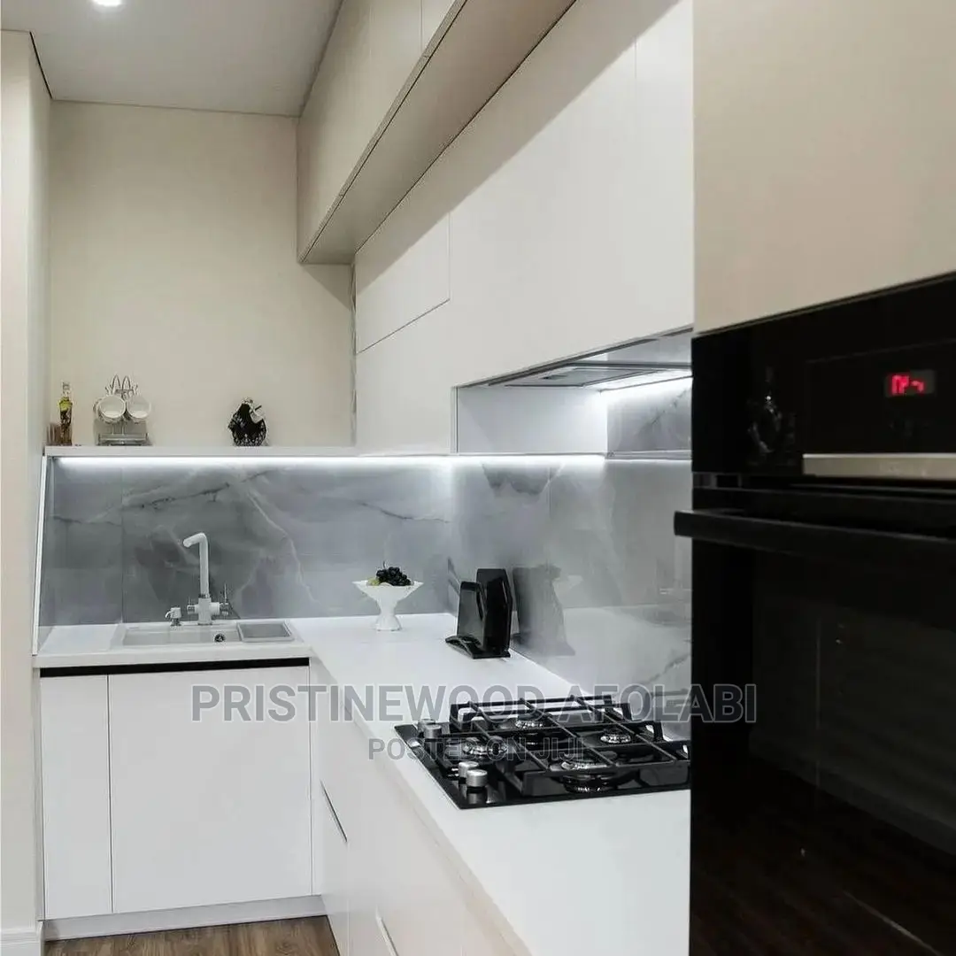 Pristine Wood Kitchen Cabinets
