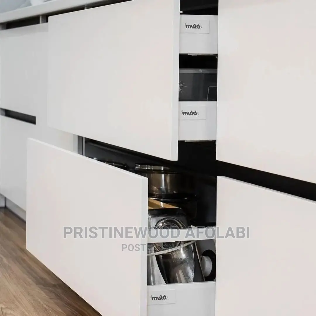 Pristine Wood Kitchen Cabinets