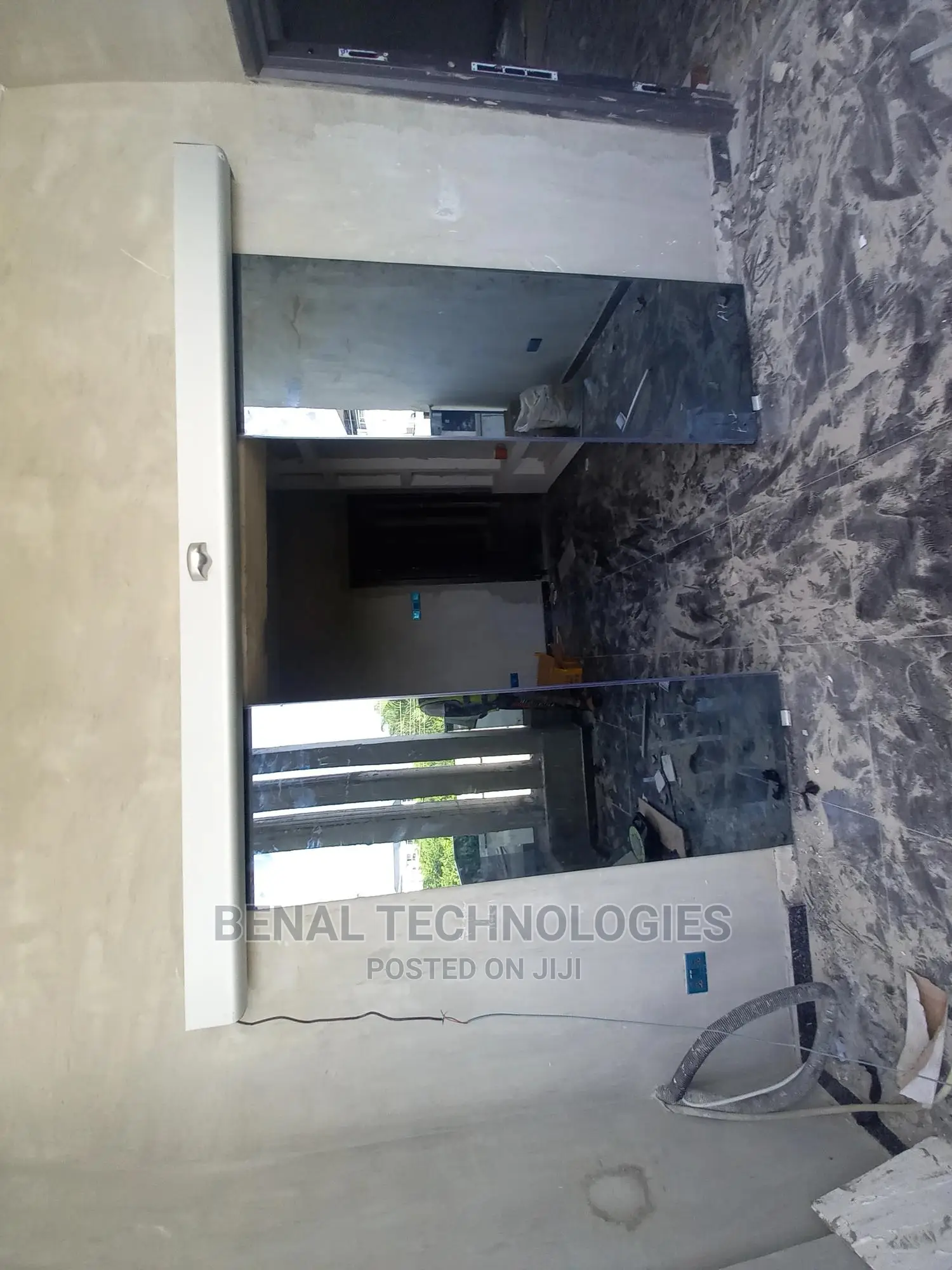 Quality Entrance Automatic Sensor Door in Isolo
