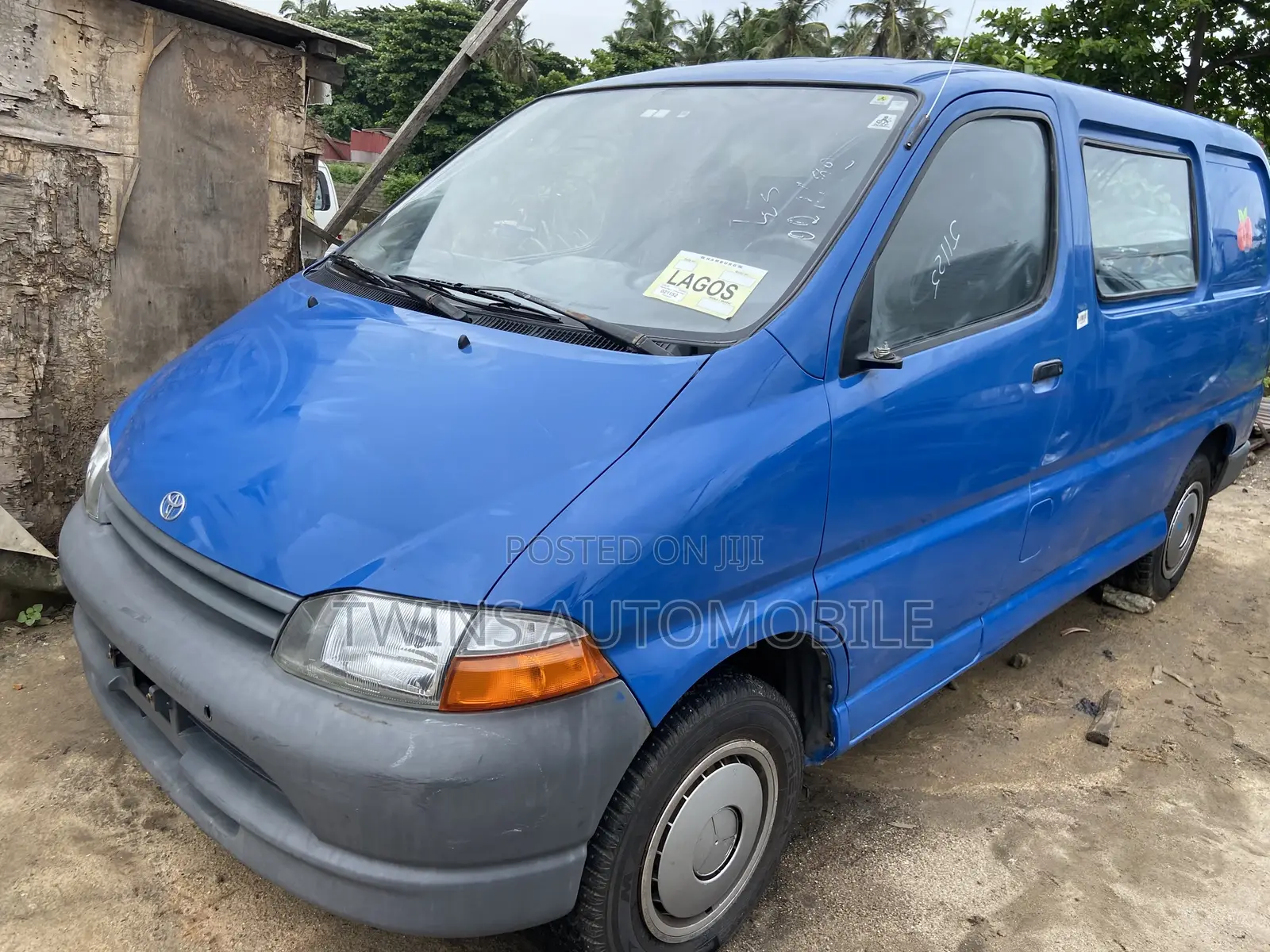Toyota HiAce 2004 Blue