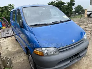Toyota HiAce 2004 Blue