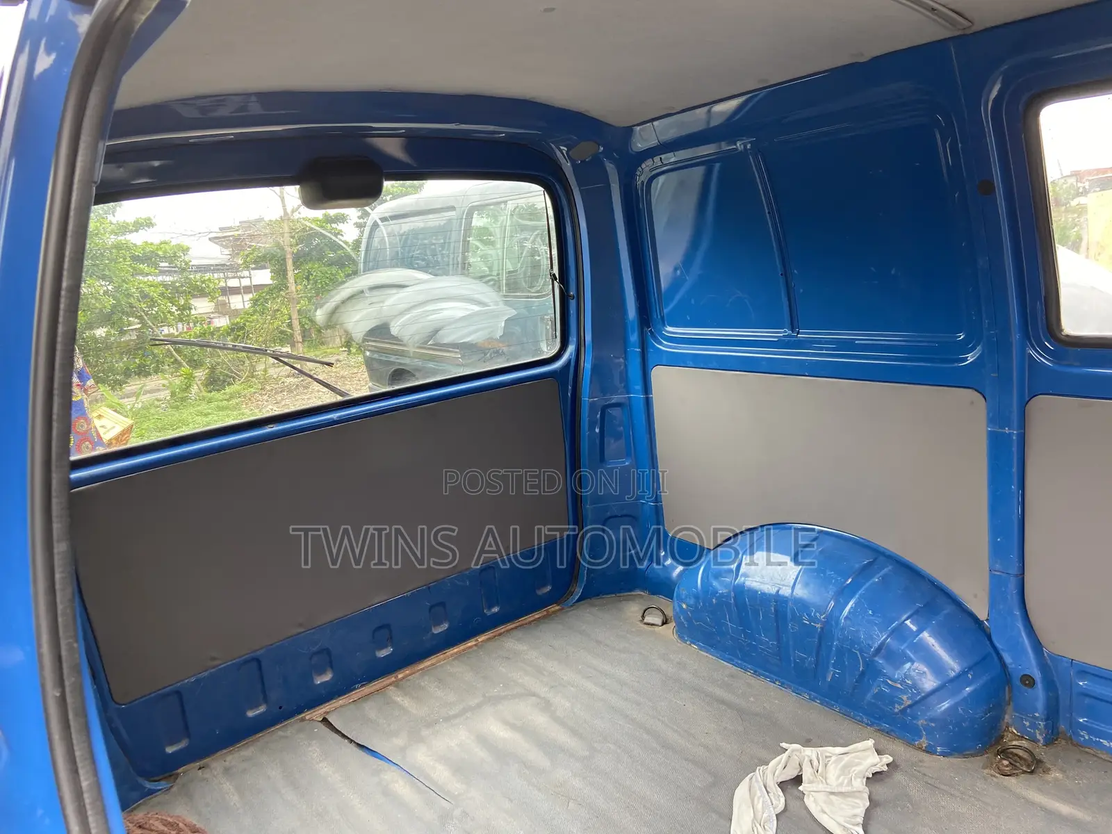 Toyota HiAce 2004 Blue