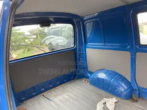 Toyota HiAce 2004 Blue