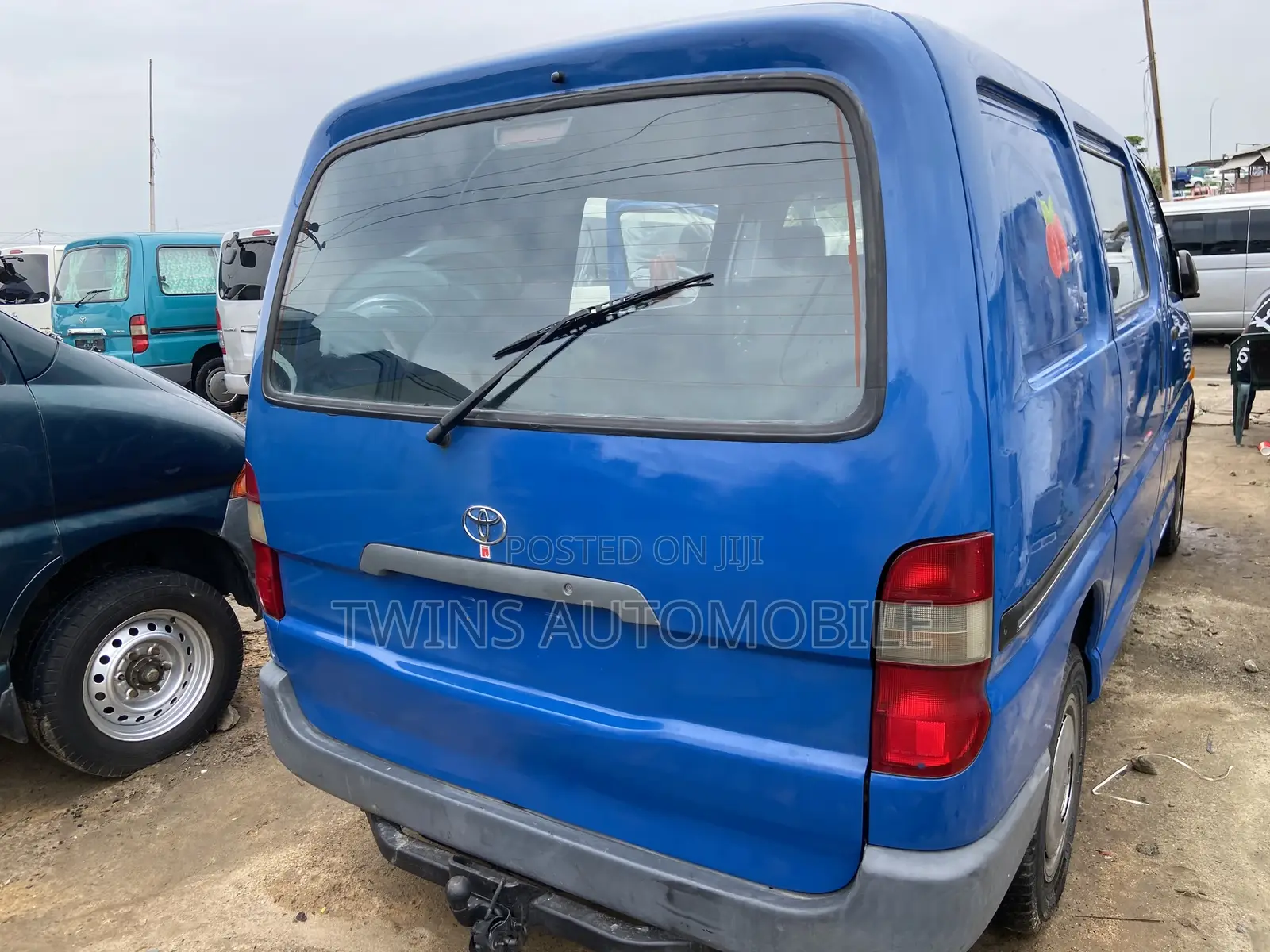 Toyota HiAce 2004 Blue