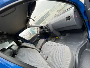 Toyota HiAce 2004 Blue